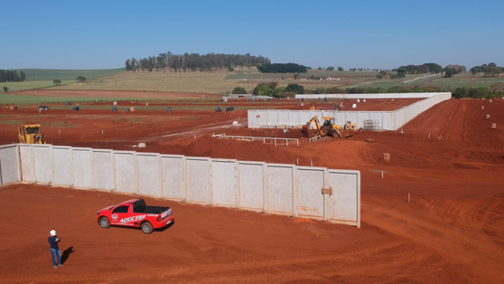 Onde Faz Muro Pré Fabricado para Muro Empresarial Mineiros do Tietê - Muro Pré Fabricado em Concreto