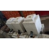 base de concreto para poste flangeado Cunha