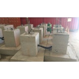 base de concreto para postes Quadra