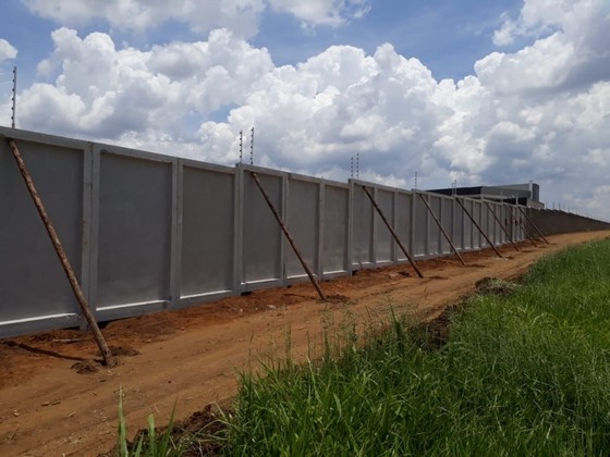 Empresa de Muro de Concreto em Placas Taboão da Serra - Muro de Concreto Pré Moldado