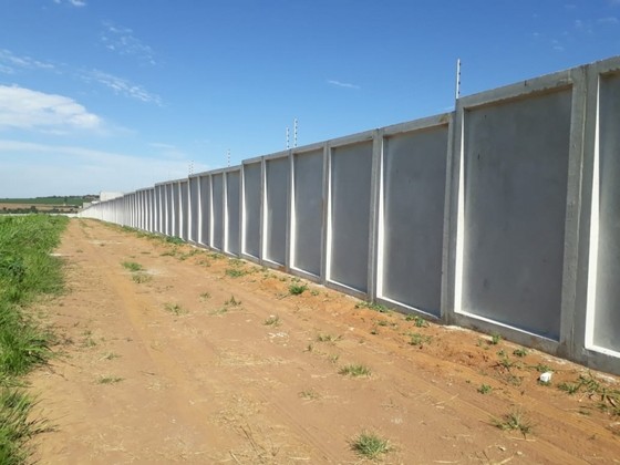 Muro Pré Fabricado em Placas de Concreto Pardinho - Muro Pré Fabricado Grande