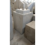 base de concreto para poste flangeado preço Araçariguama