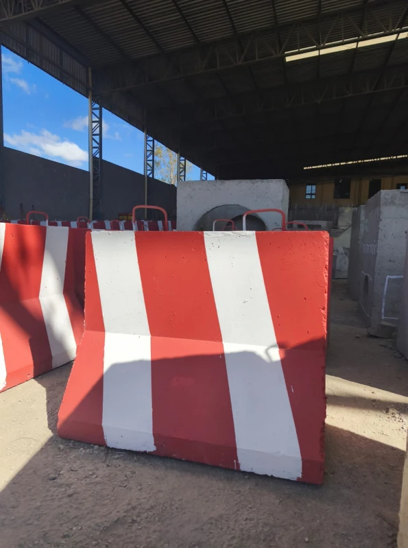 Barreira new jersey dupla pré-moldada