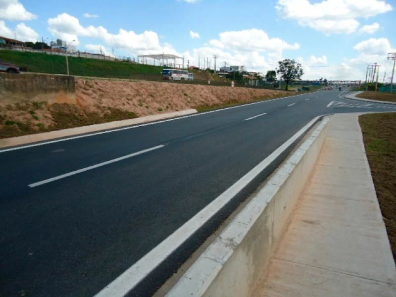 Barreira new jersey para rodovia