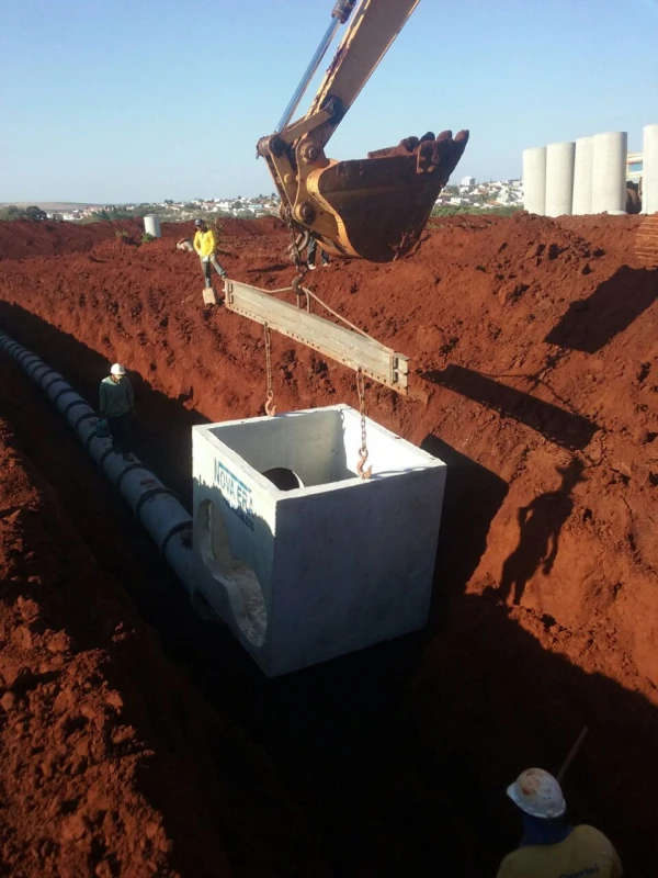 Caixa de concreto para cabeamento subterrâneo