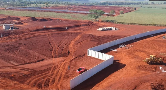 Construção de muro pré fabricado