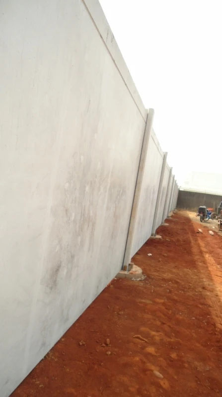 Muro pré moldado lajeado