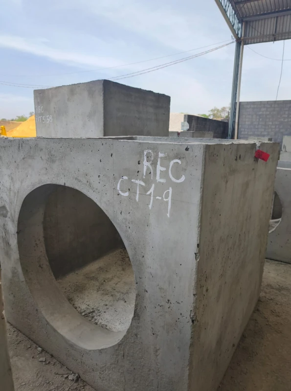 Poço de visita pré-moldado para obras