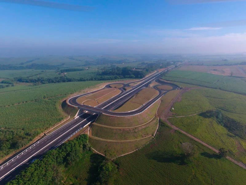 Sistema de drenagem aberto e fechado