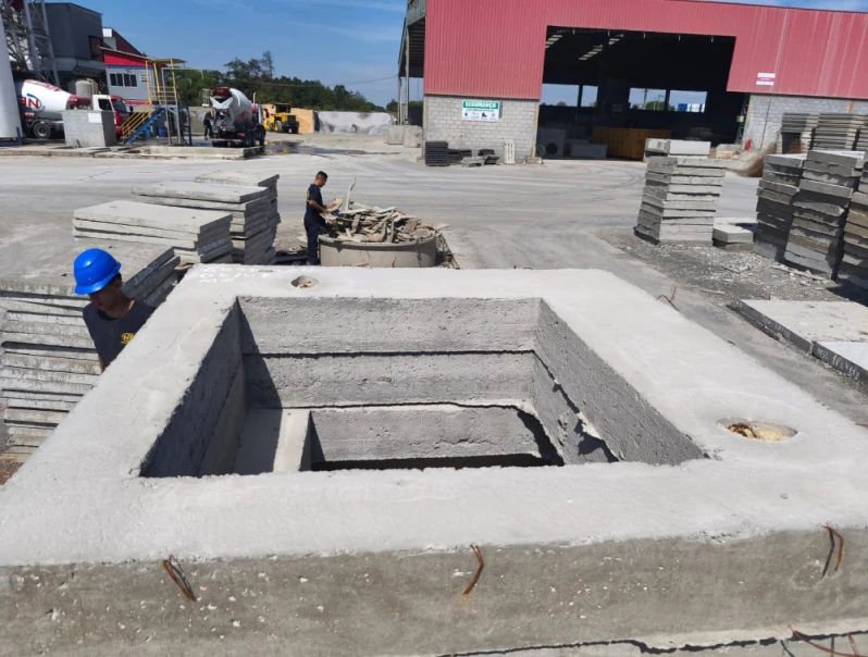 Tampa de bueiro concreto